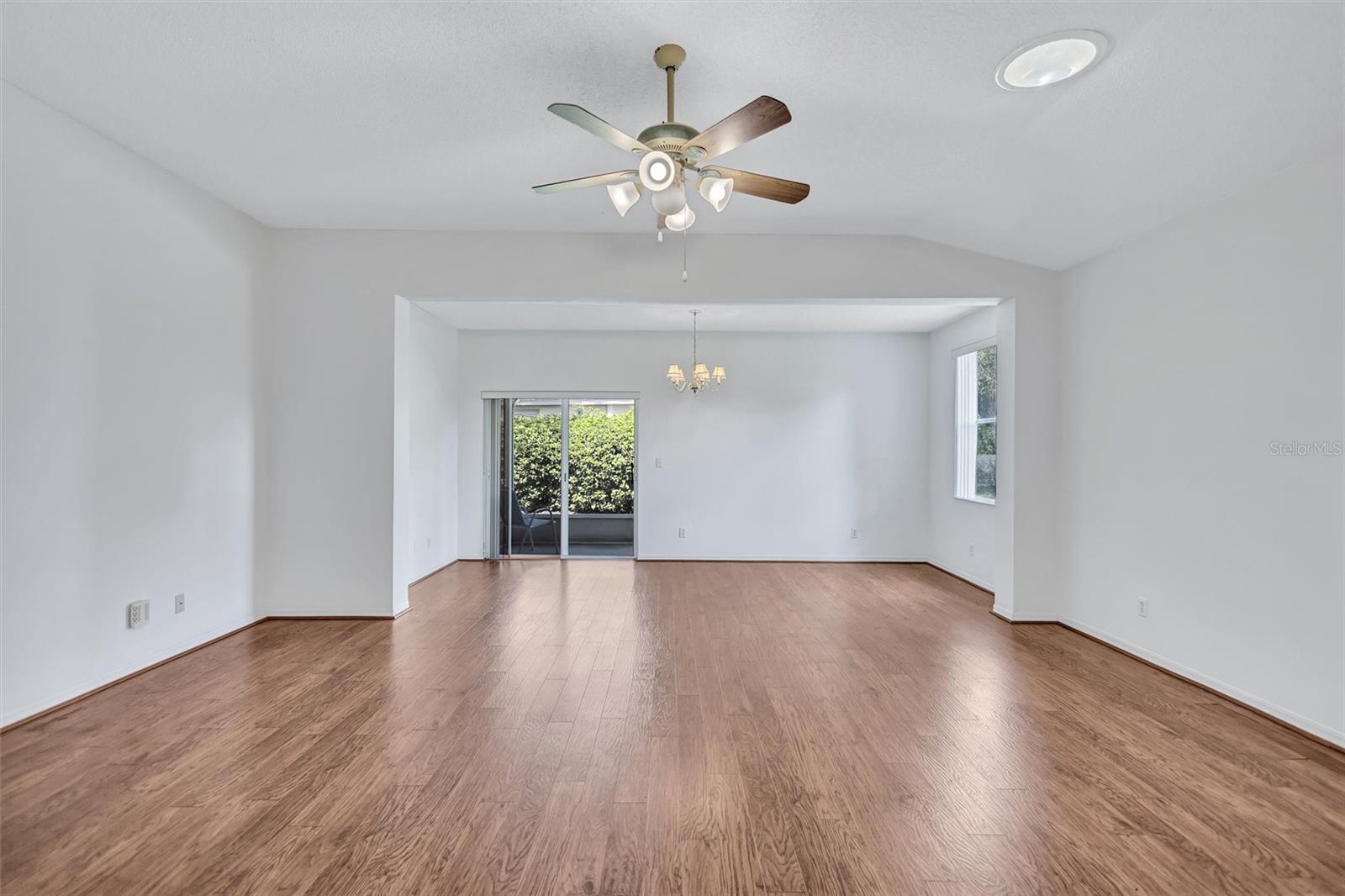 2620 NEWCOMB CT — photo 11