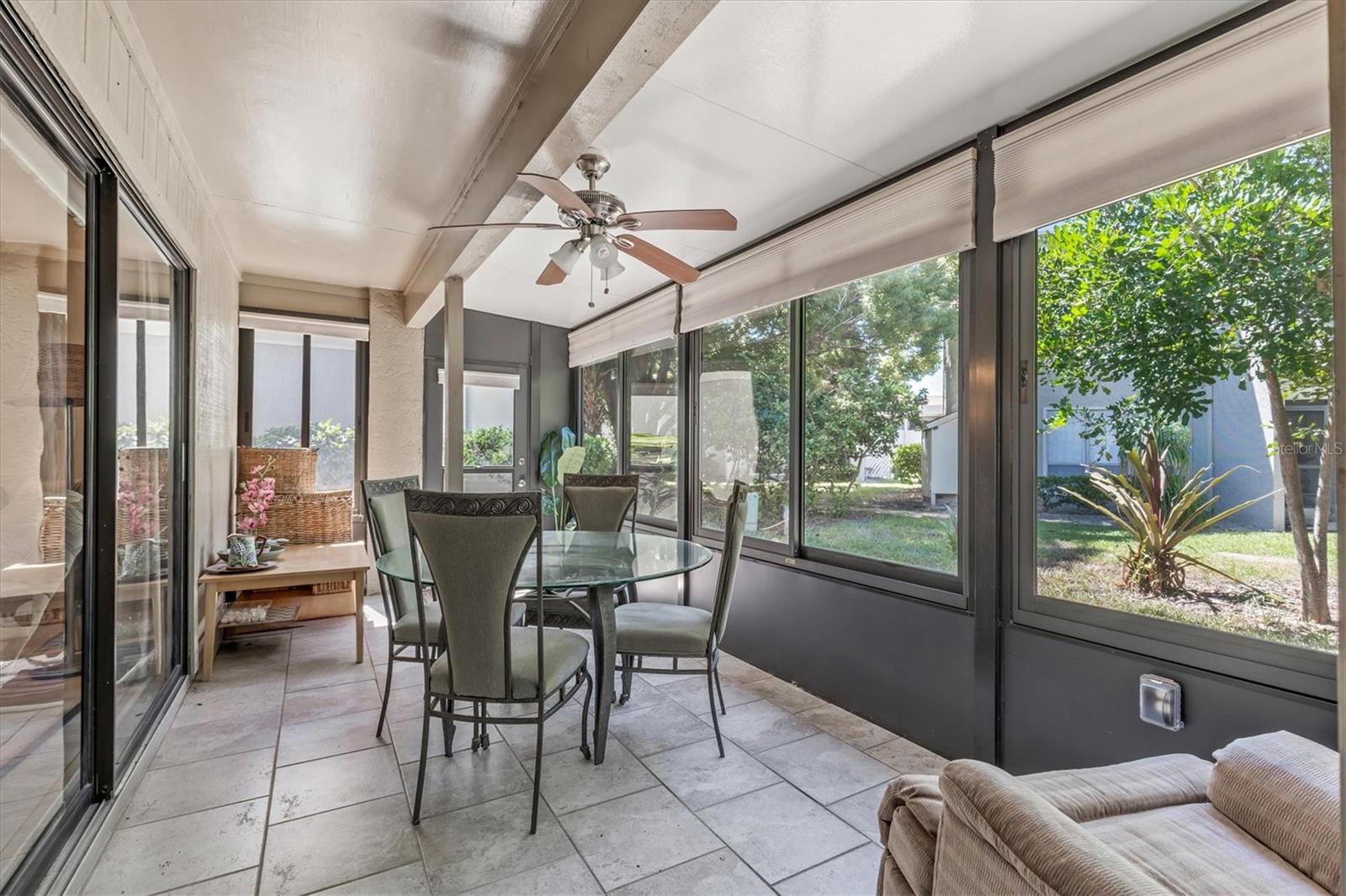 1 WINDRUSH BAY DR — photo 23