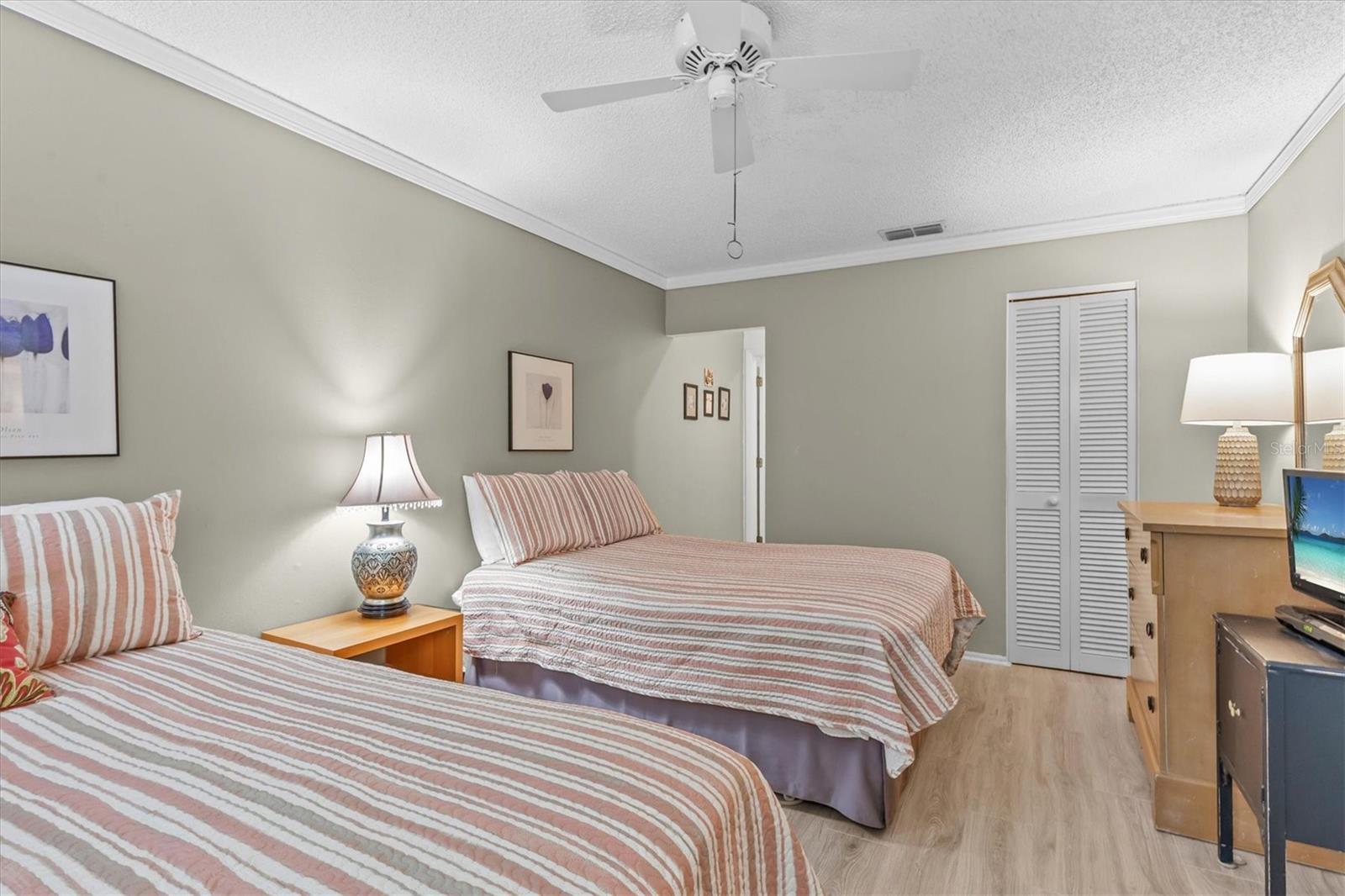 1 WINDRUSH BAY DR — photo 16