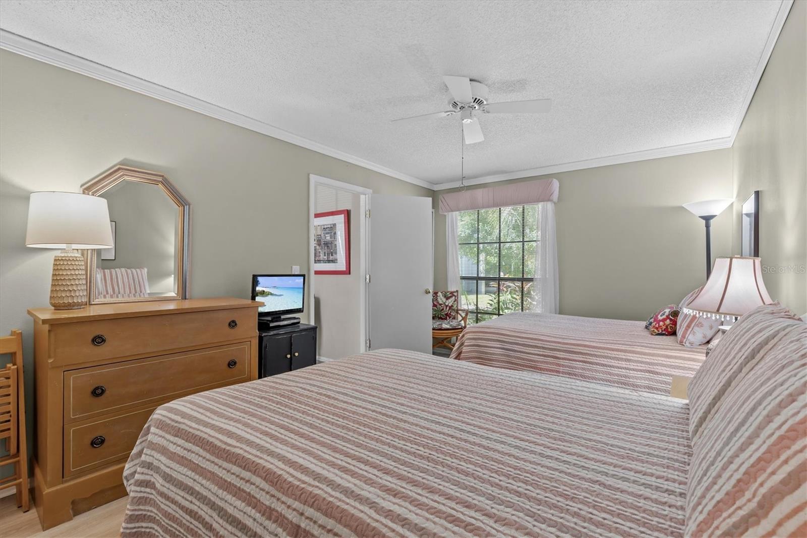 1 WINDRUSH BAY DR — photo 15