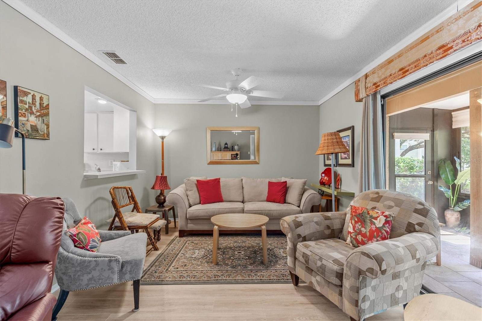 1 WINDRUSH BAY DR — photo 8