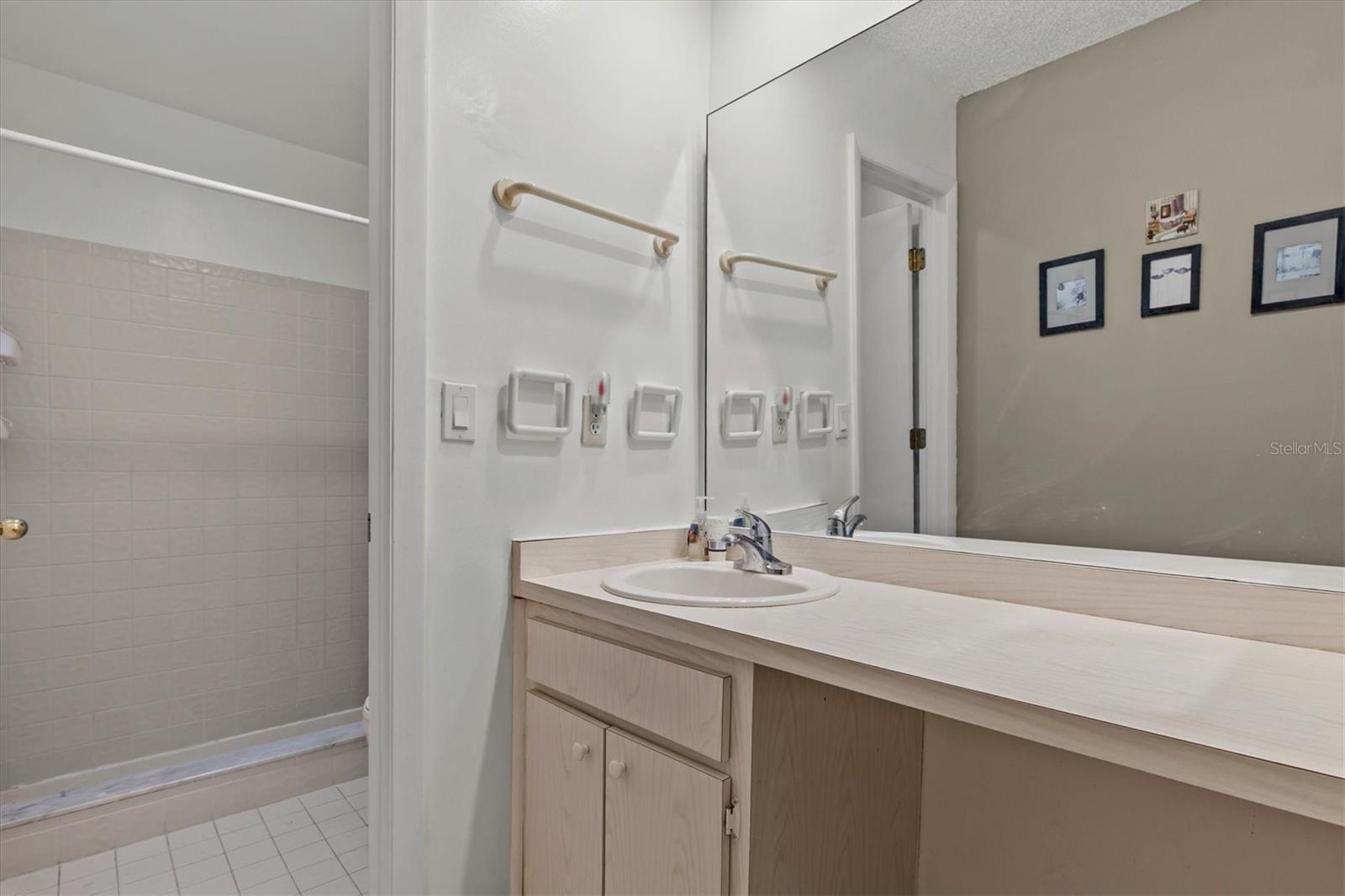 1 WINDRUSH BAY DR — photo 17