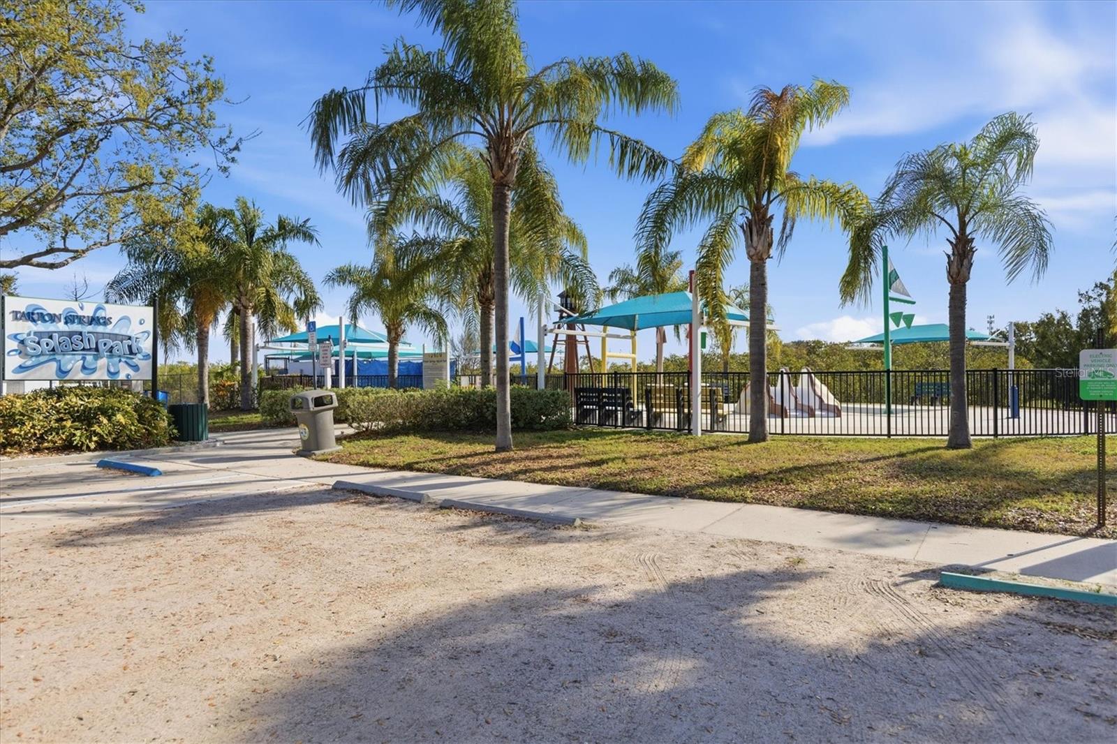 1 WINDRUSH BAY DR — photo 32
