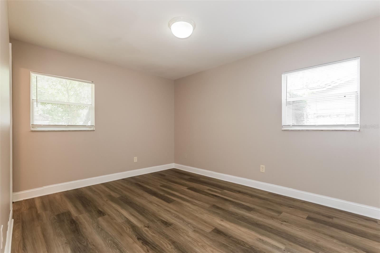 7602 PINE HILL DR — photo 10