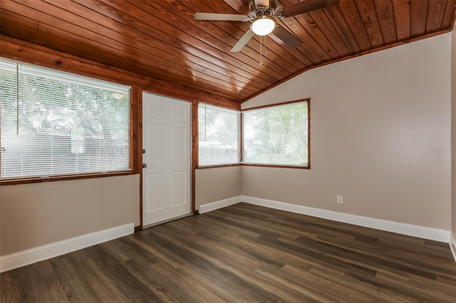 7602 PINE HILL DR — photo 7