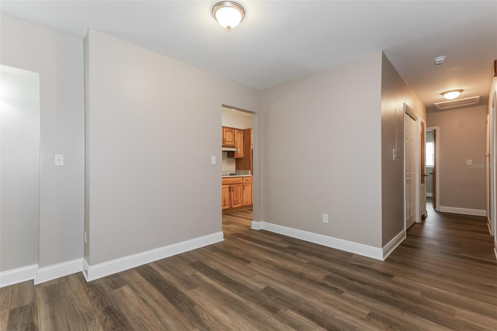 7602 PINE HILL DR — photo 4