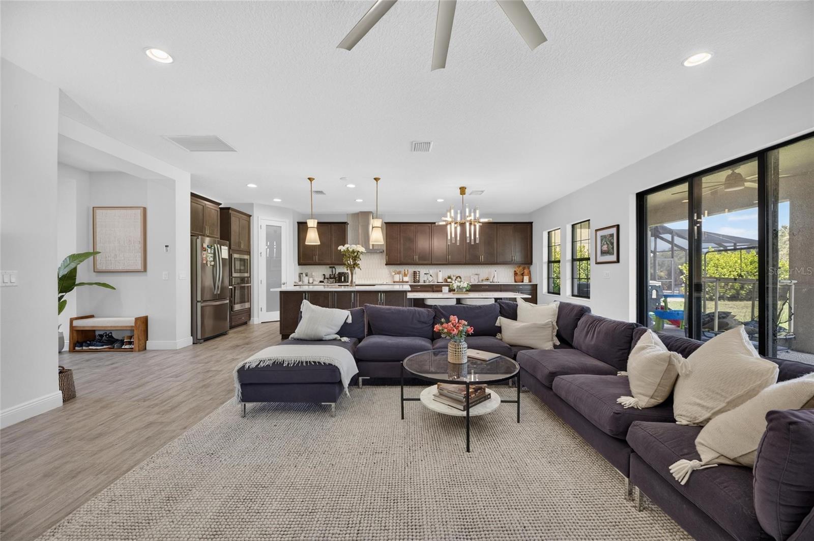 9125 WARM SPRINGS CIR — photo 17