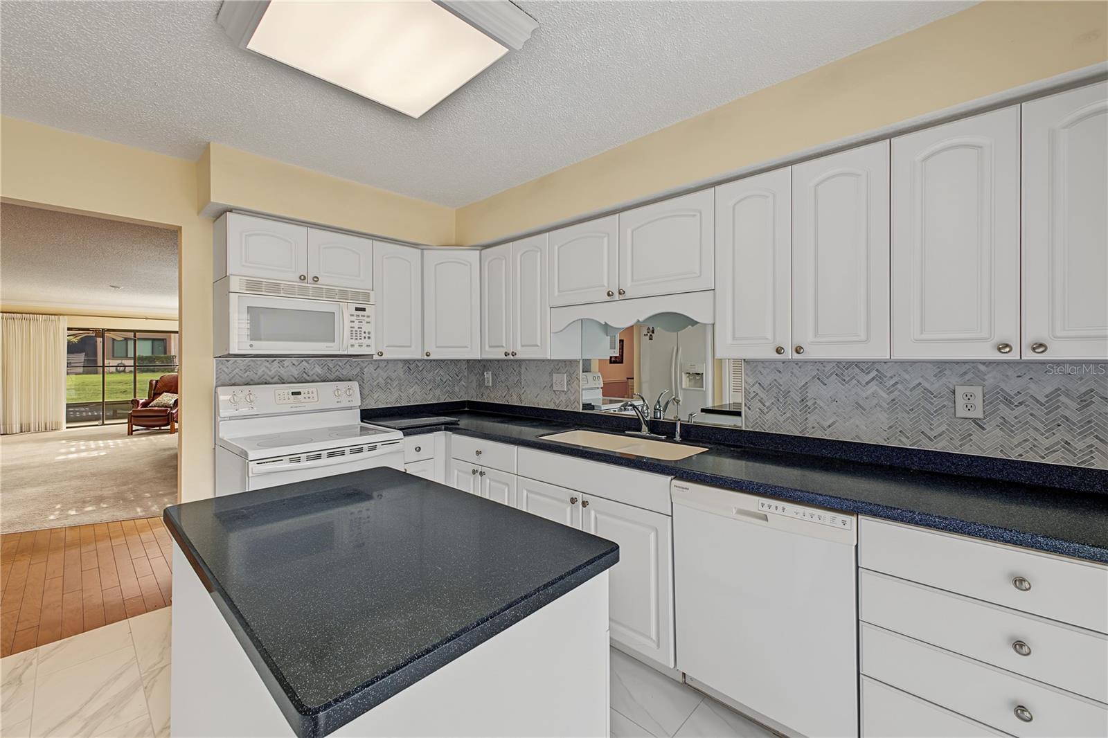12906 FAIRWAY DR #B — photo 13