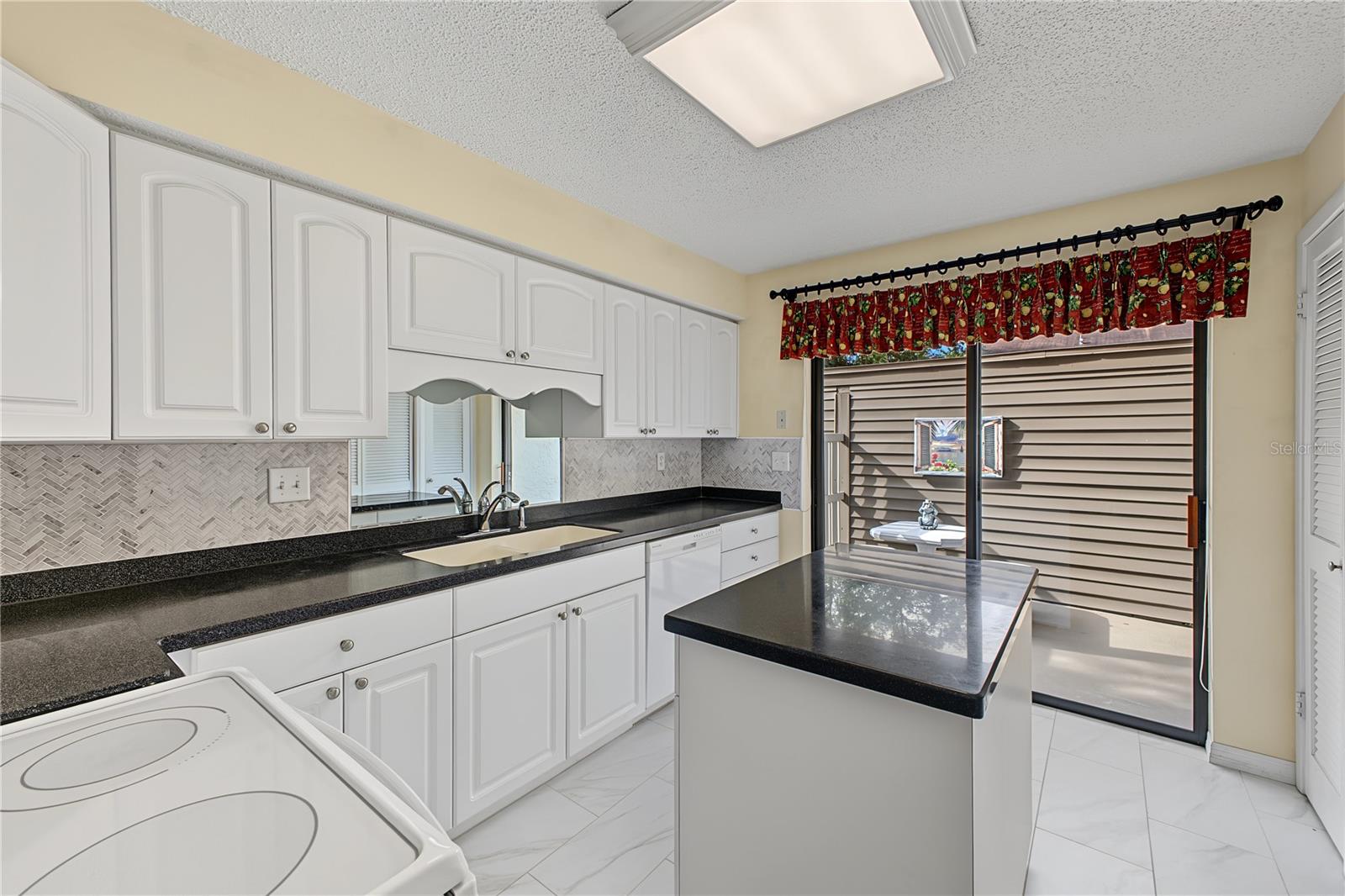 12906 FAIRWAY DR #B — photo 14