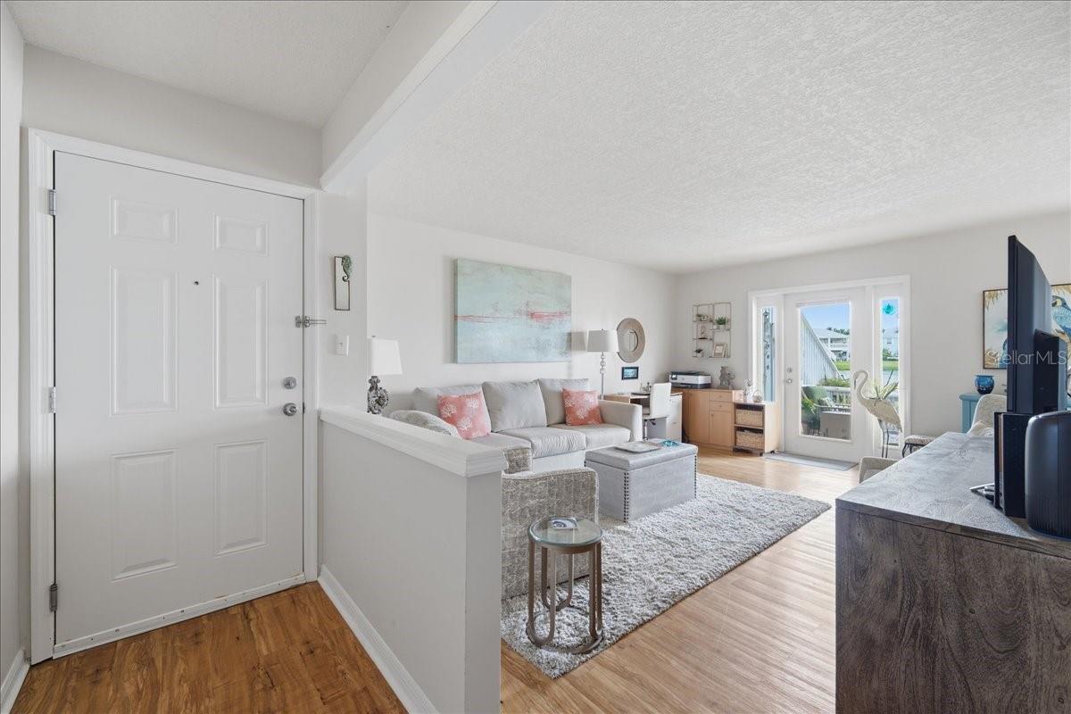 111 SEAHORSE DR SE #B — photo 3
