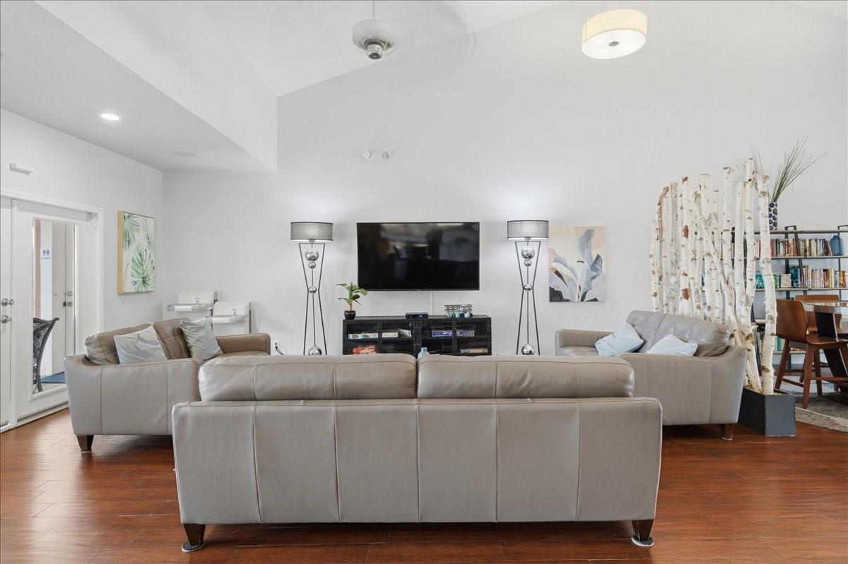 111 SEAHORSE DR SE #B — photo 41