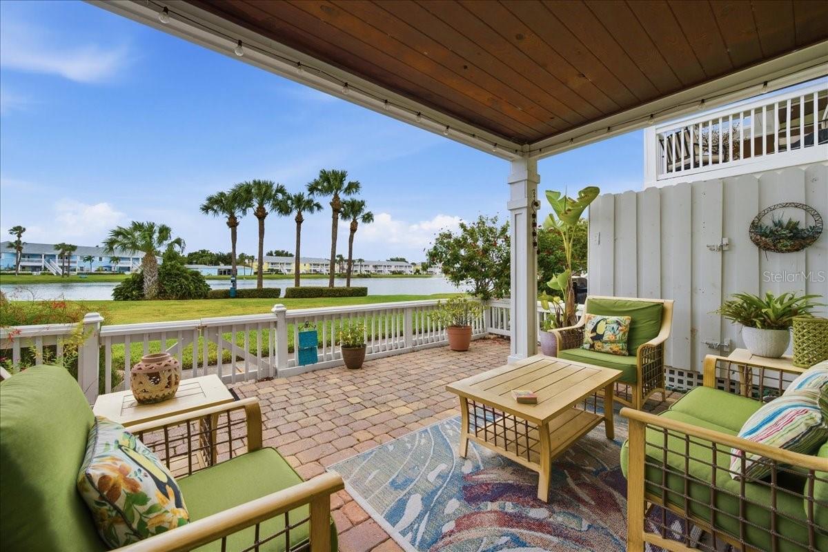 111 SEAHORSE DR SE #B — photo 35