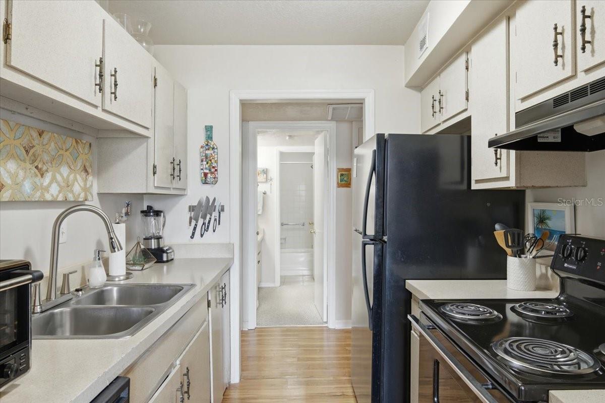 111 SEAHORSE DR SE #B — photo 17