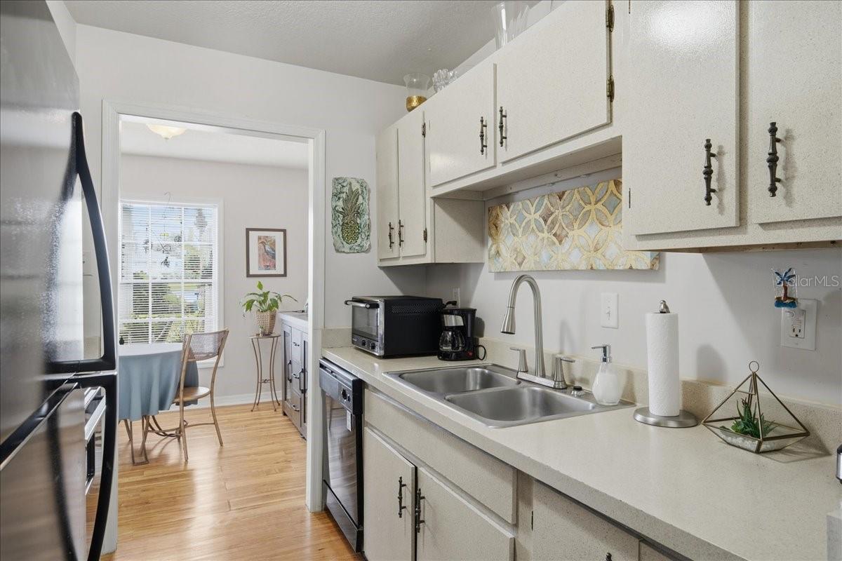 111 SEAHORSE DR SE #B — photo 15