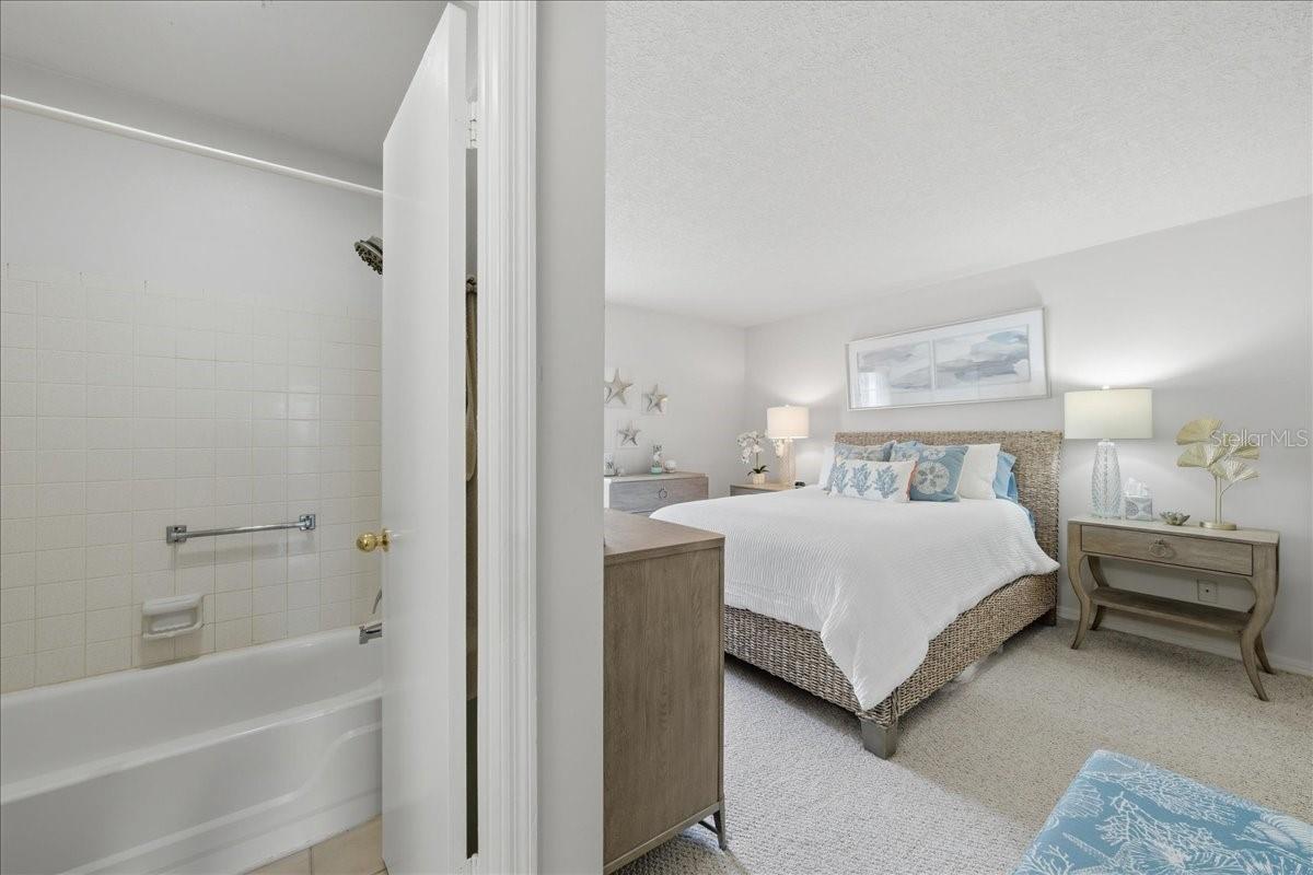 111 SEAHORSE DR SE #B — photo 26