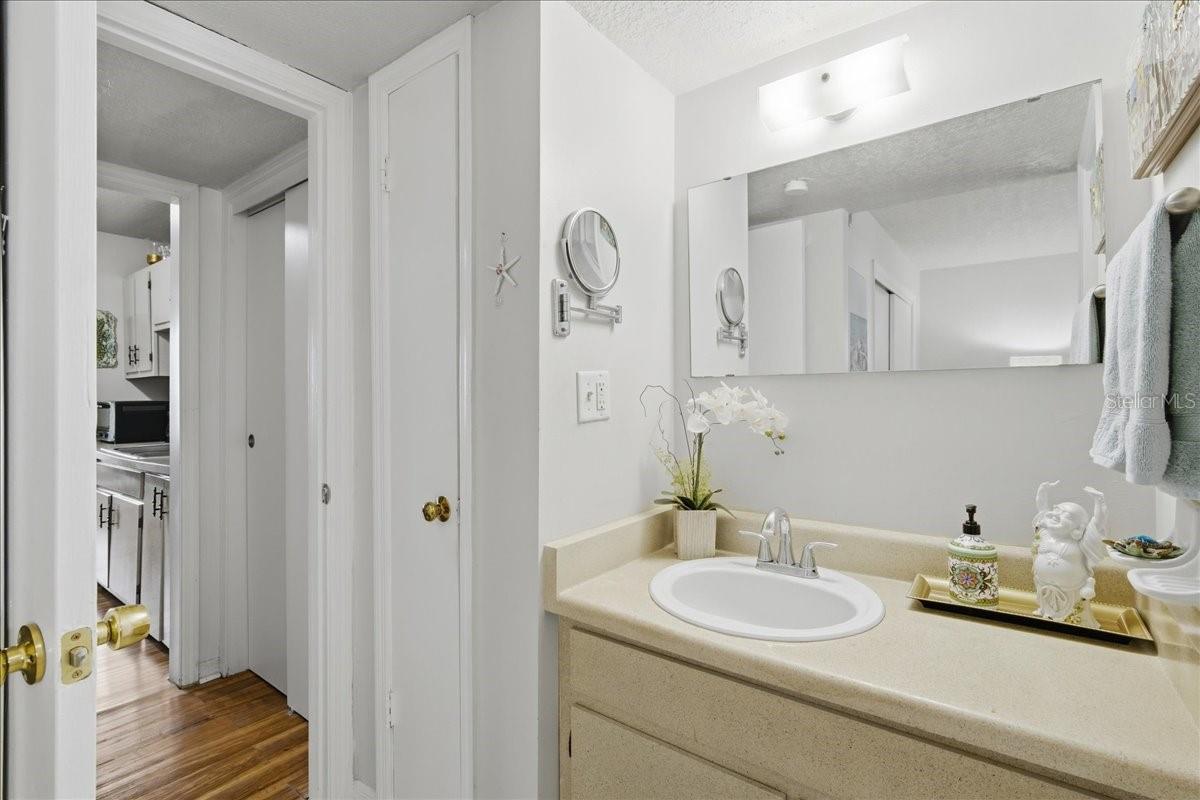 111 SEAHORSE DR SE #B — photo 29