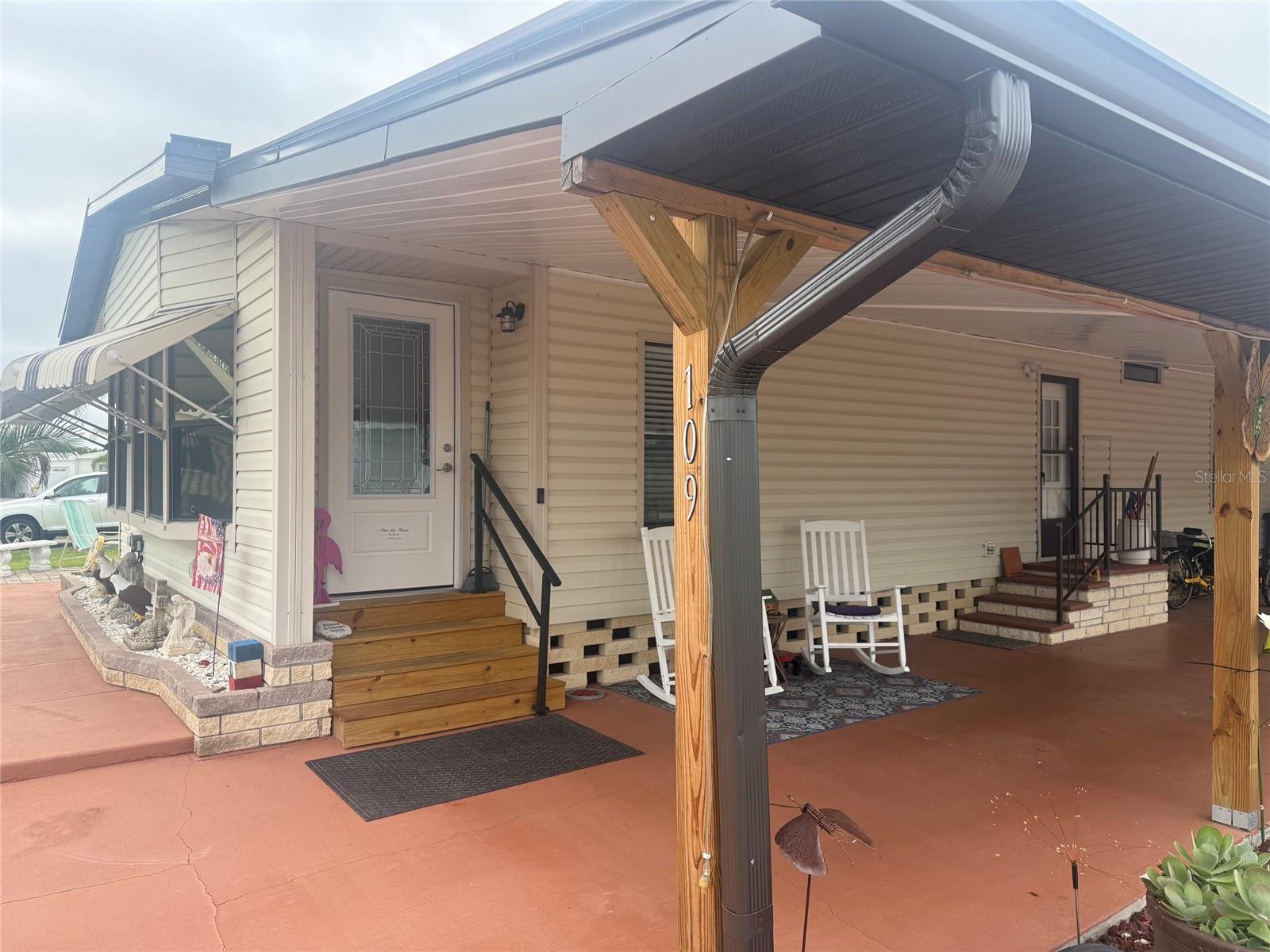 109 N SAINT THOMAS CIR — photo 10