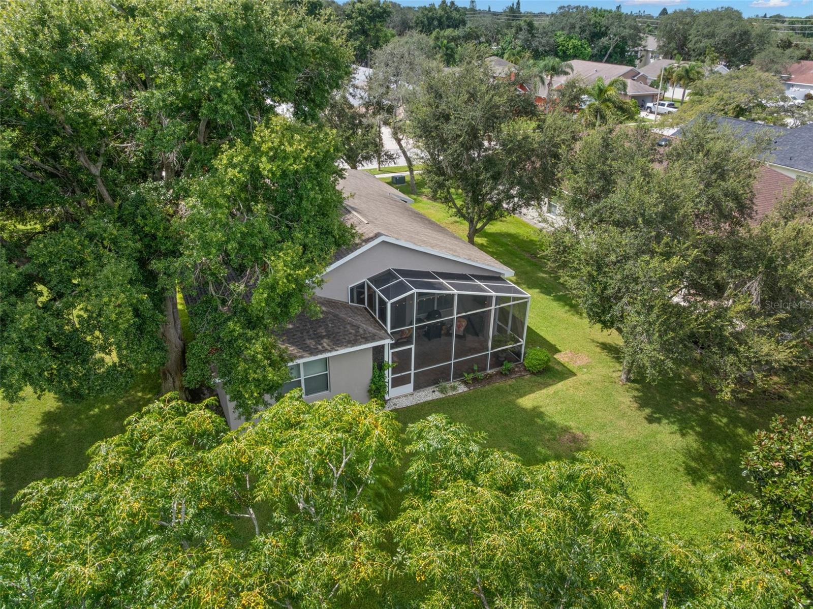 1527 RIVER CT — photo 36