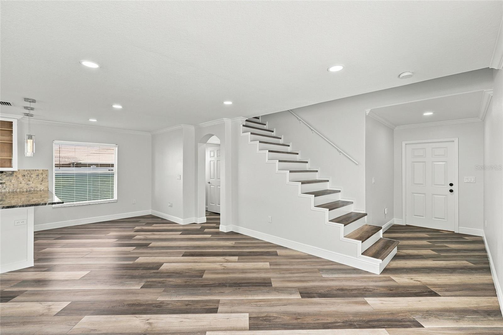 3327 THISTLEDOWN LN — photo 8