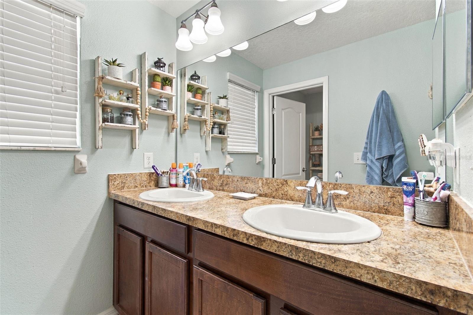 12623 DRAKEFIELD DR — photo 27