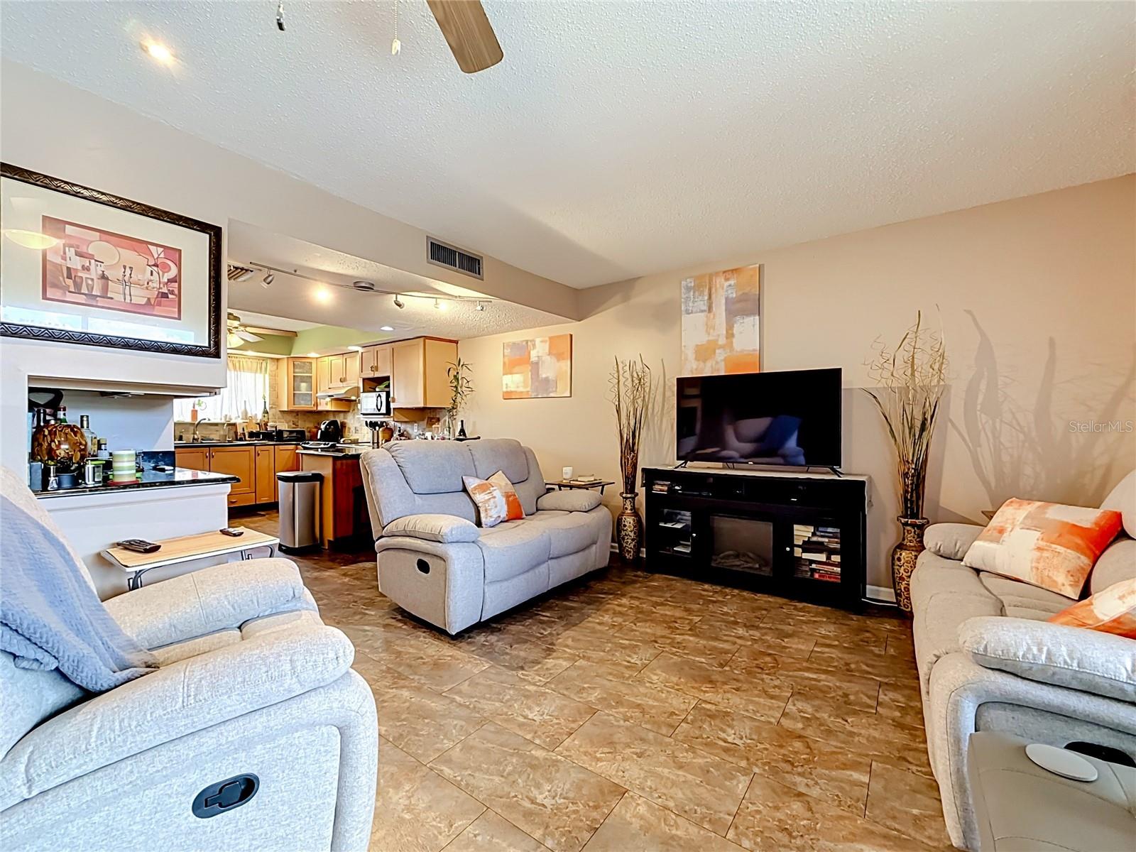 6305 NEWTOWN CIR #5B4 — photo 9