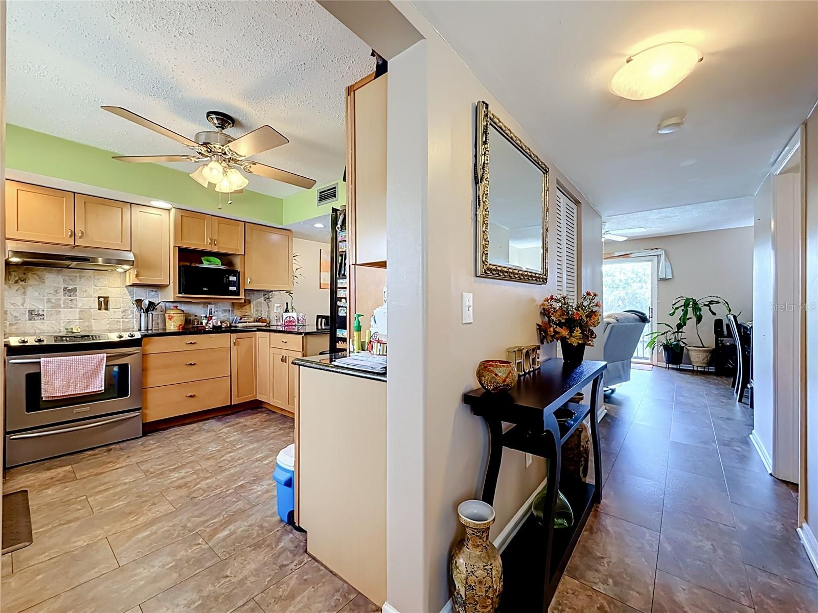 6305 NEWTOWN CIR #5B4 — photo 3