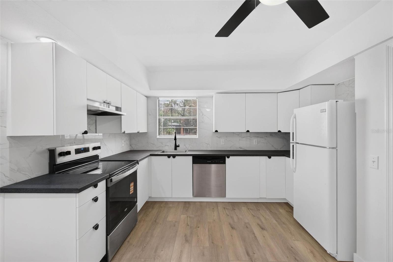 14452 REUTER STRASSE CIR #710 — photo 4