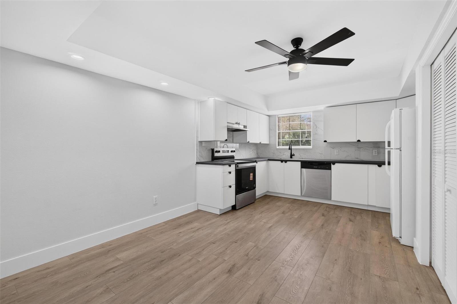 14452 REUTER STRASSE CIR #710 — photo 3