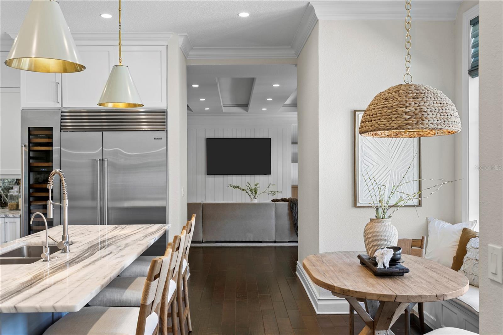 524 BEACH DR NE — photo 14
