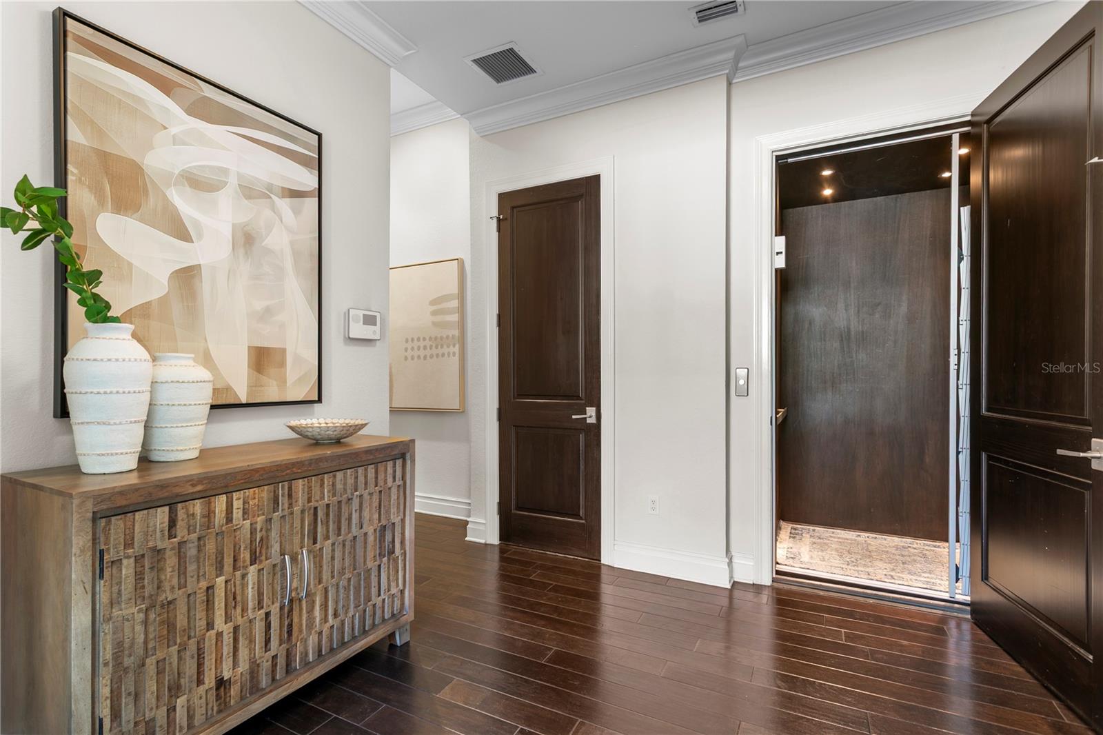 524 BEACH DR NE — photo 52
