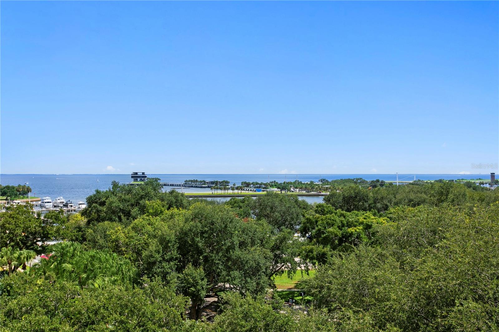 524 BEACH DR NE — photo 53