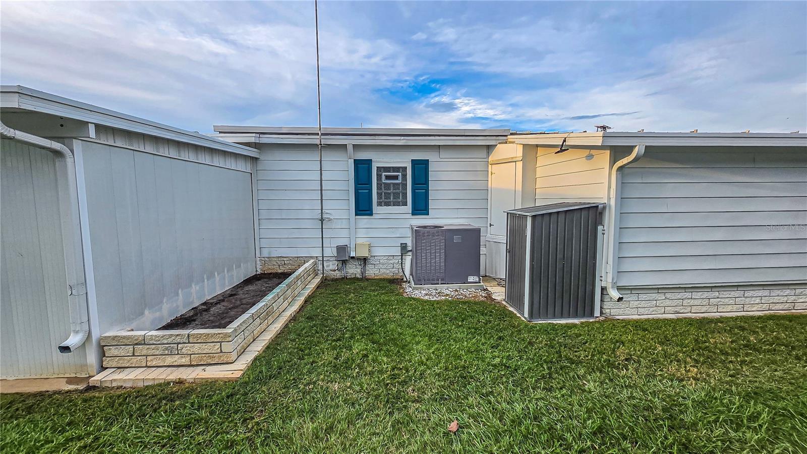 5421 MOHAWK ST — photo 44