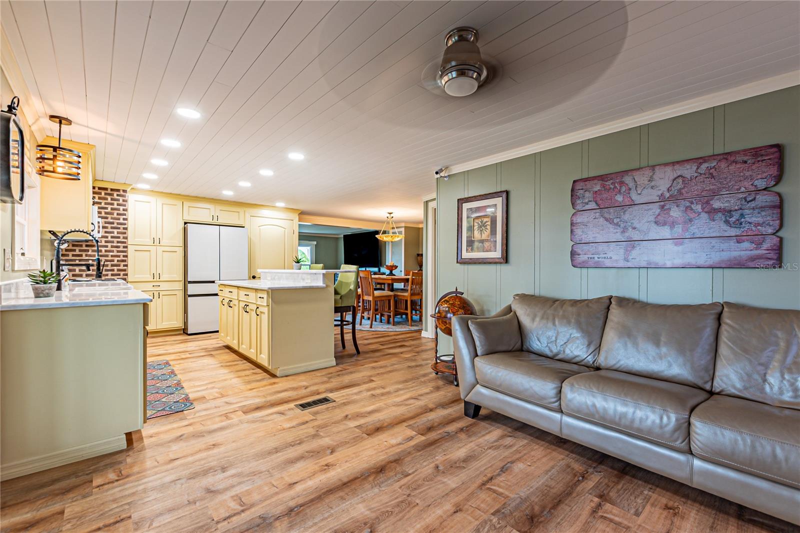 5421 MOHAWK ST — photo 13