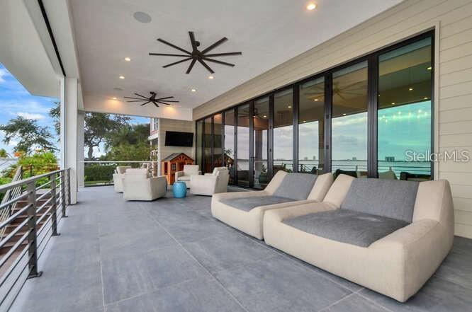 588 RIVIERA DR — photo 6