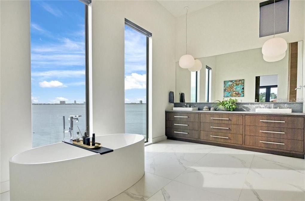 588 RIVIERA DR — photo 15