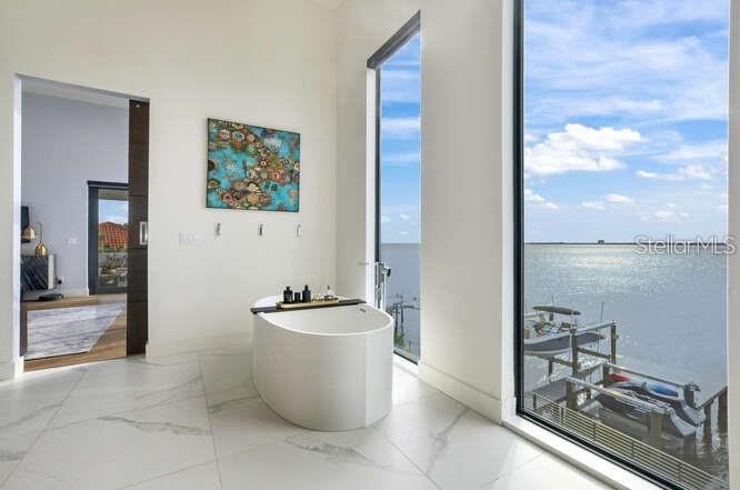 588 RIVIERA DR — photo 17