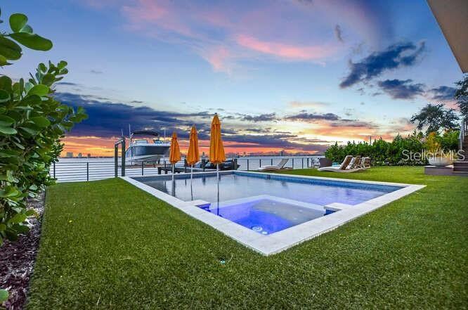 588 RIVIERA DR — photo 4
