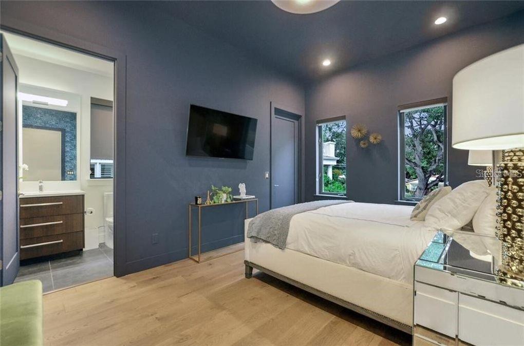 588 RIVIERA DR — photo 22