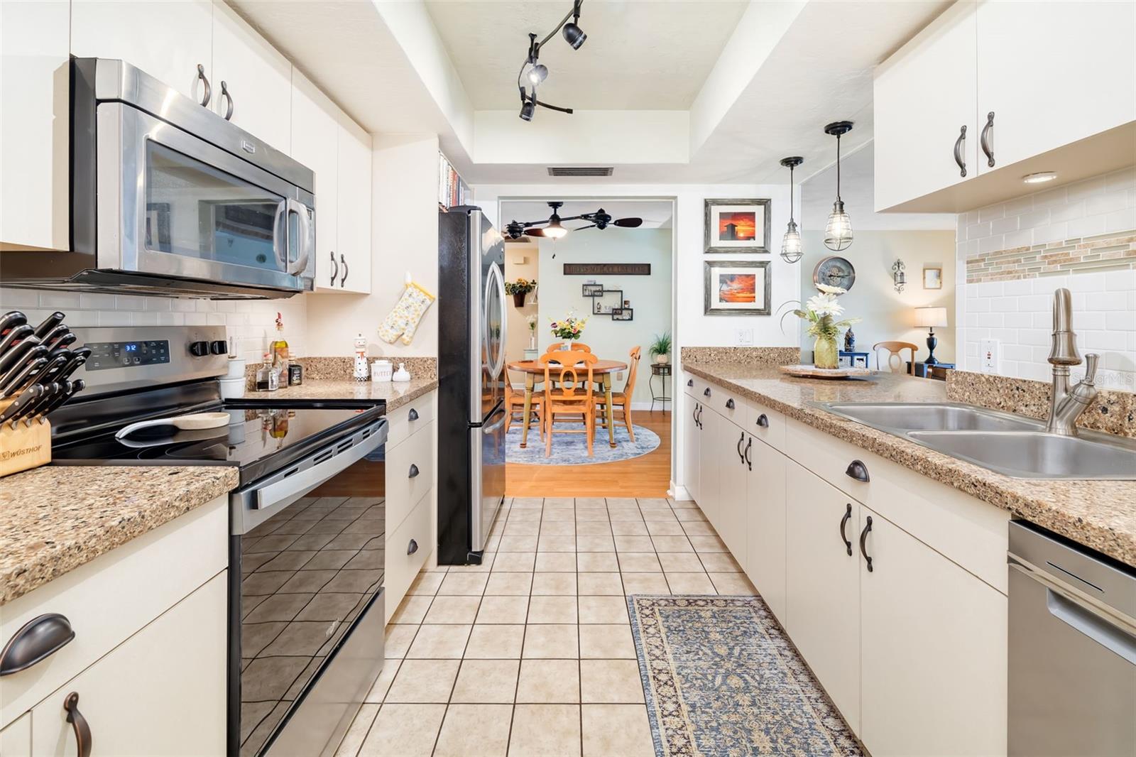 3012 HYDE PARK ST — photo 8