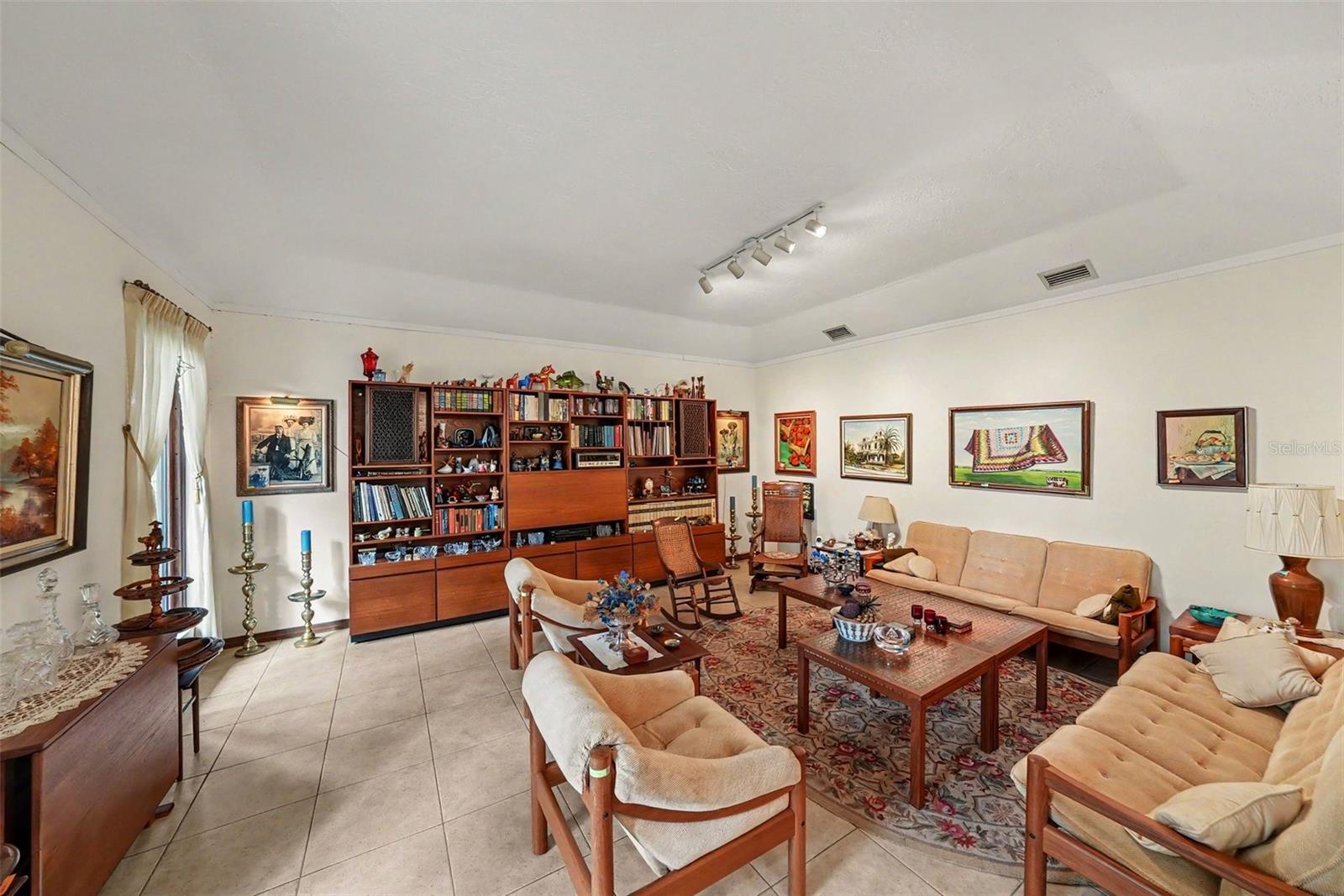 201 WILD OAK DR — photo 11