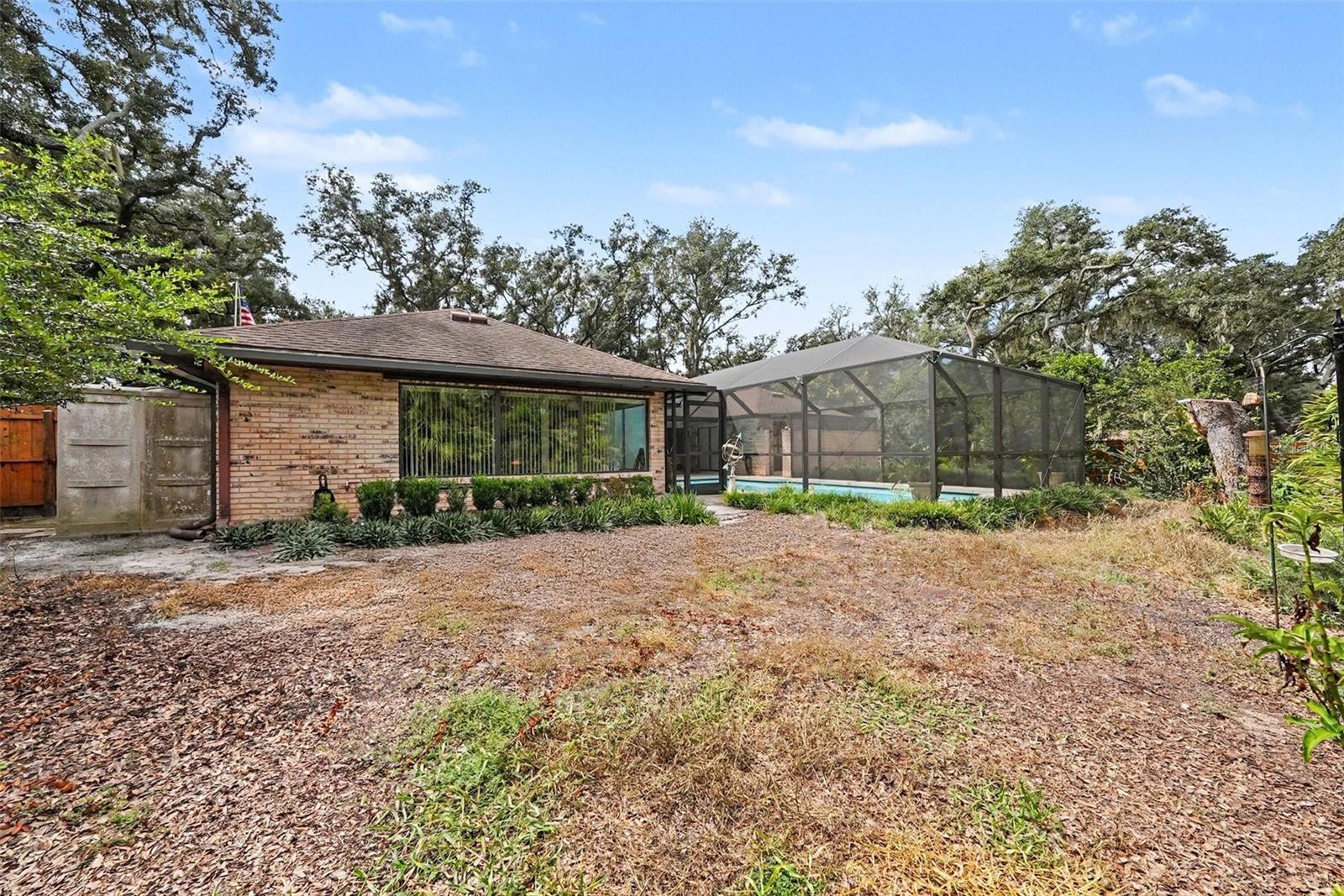 201 WILD OAK DR — photo 26
