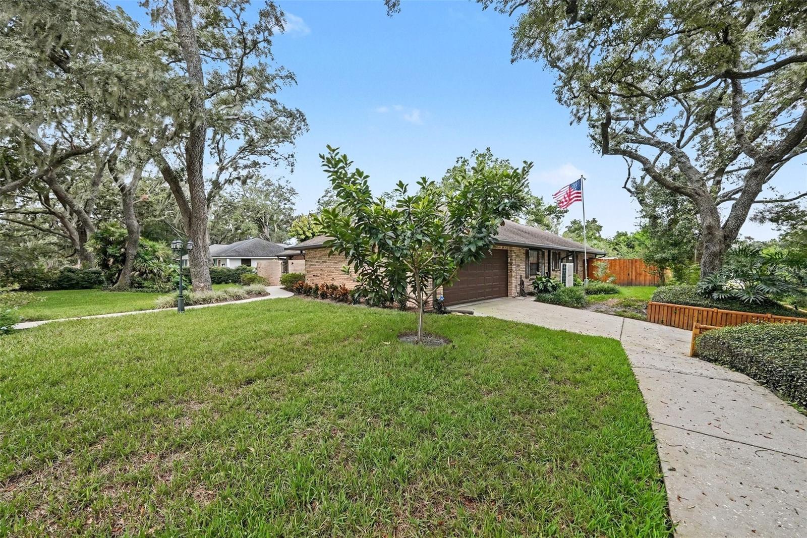 201 WILD OAK DR — photo 3