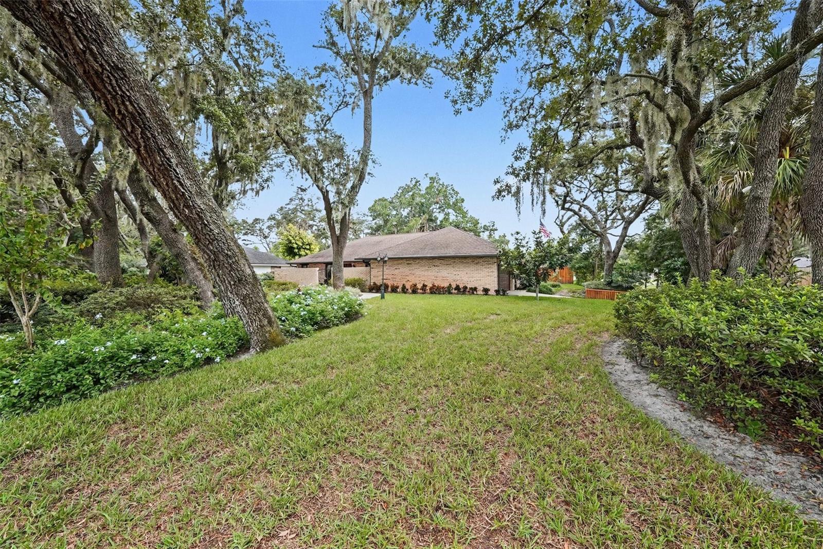 201 WILD OAK DR — photo 25