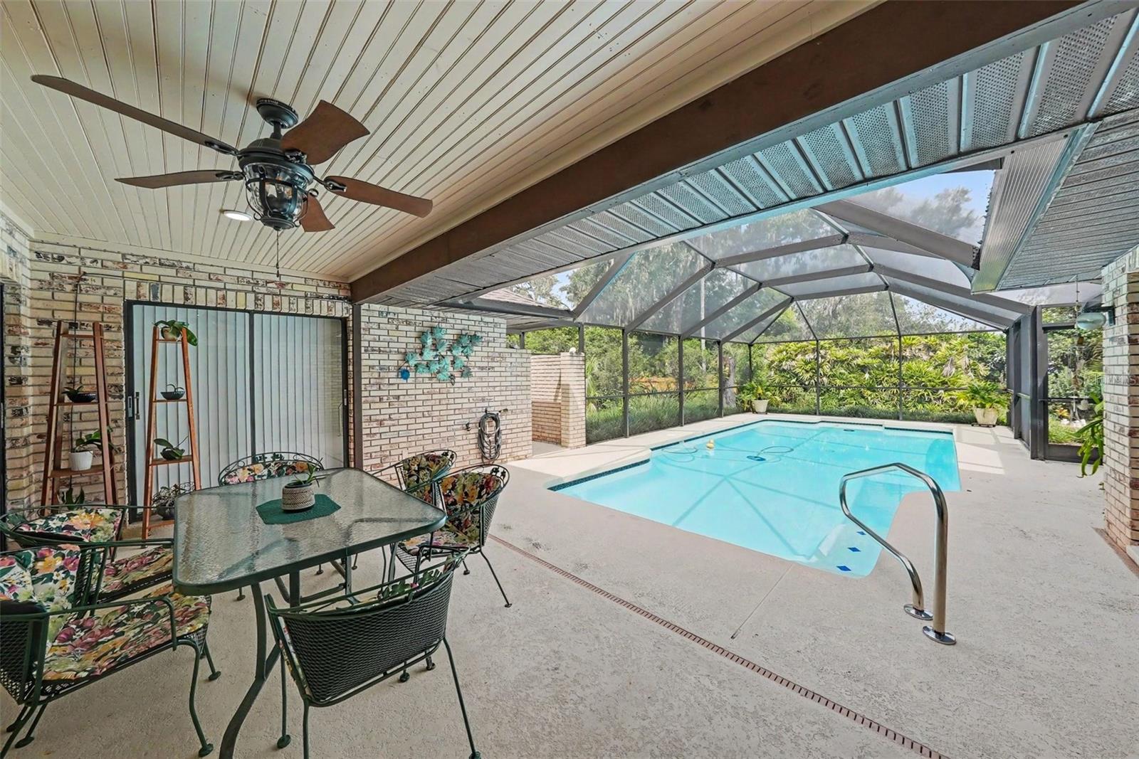 201 WILD OAK DR — photo 22
