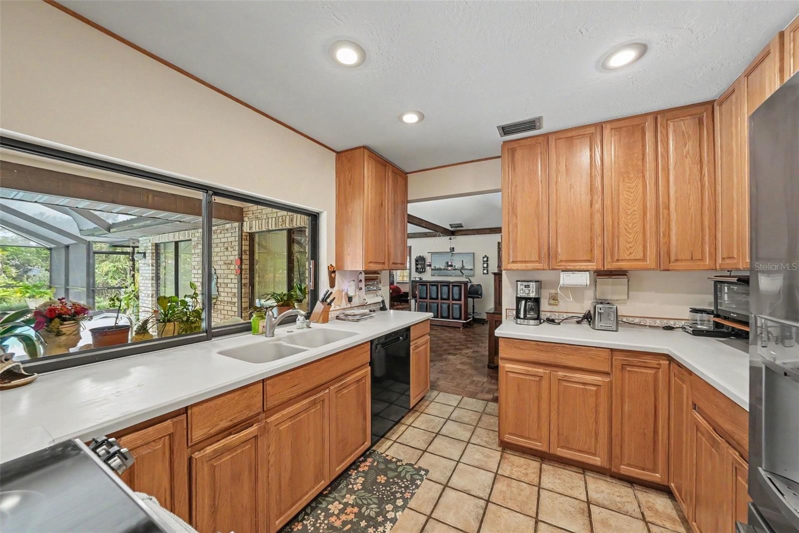 201 WILD OAK DR — photo 8