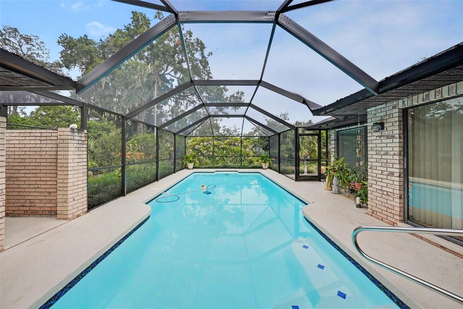 201 WILD OAK DR — photo 23