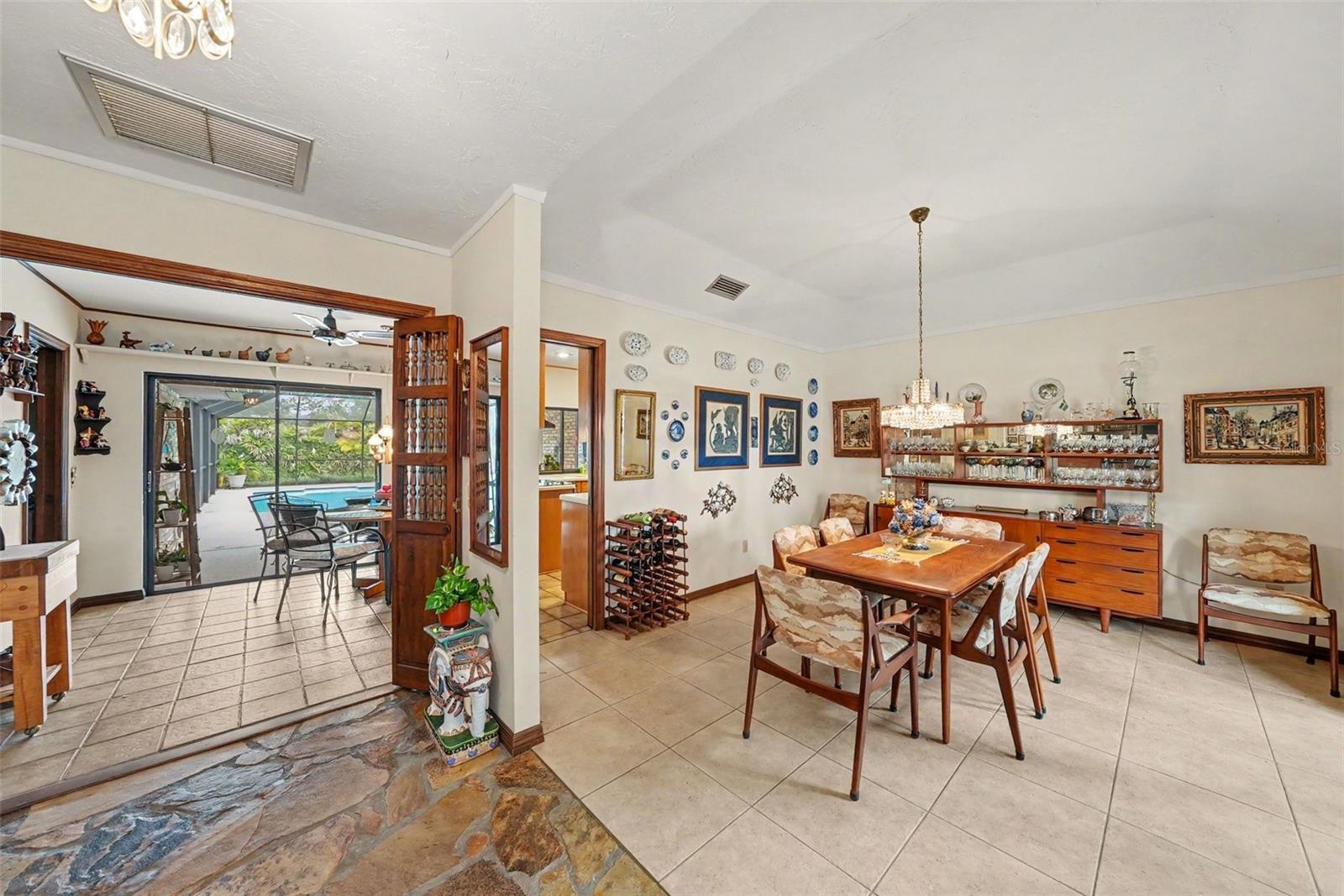 201 WILD OAK DR — photo 10