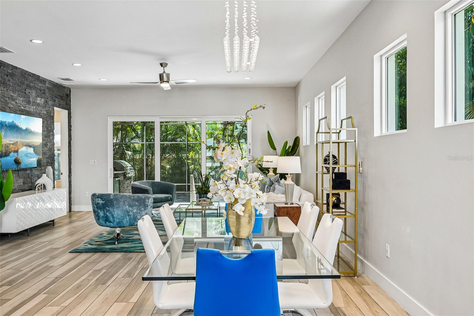 2706 W TRILBY AVE — photo 6