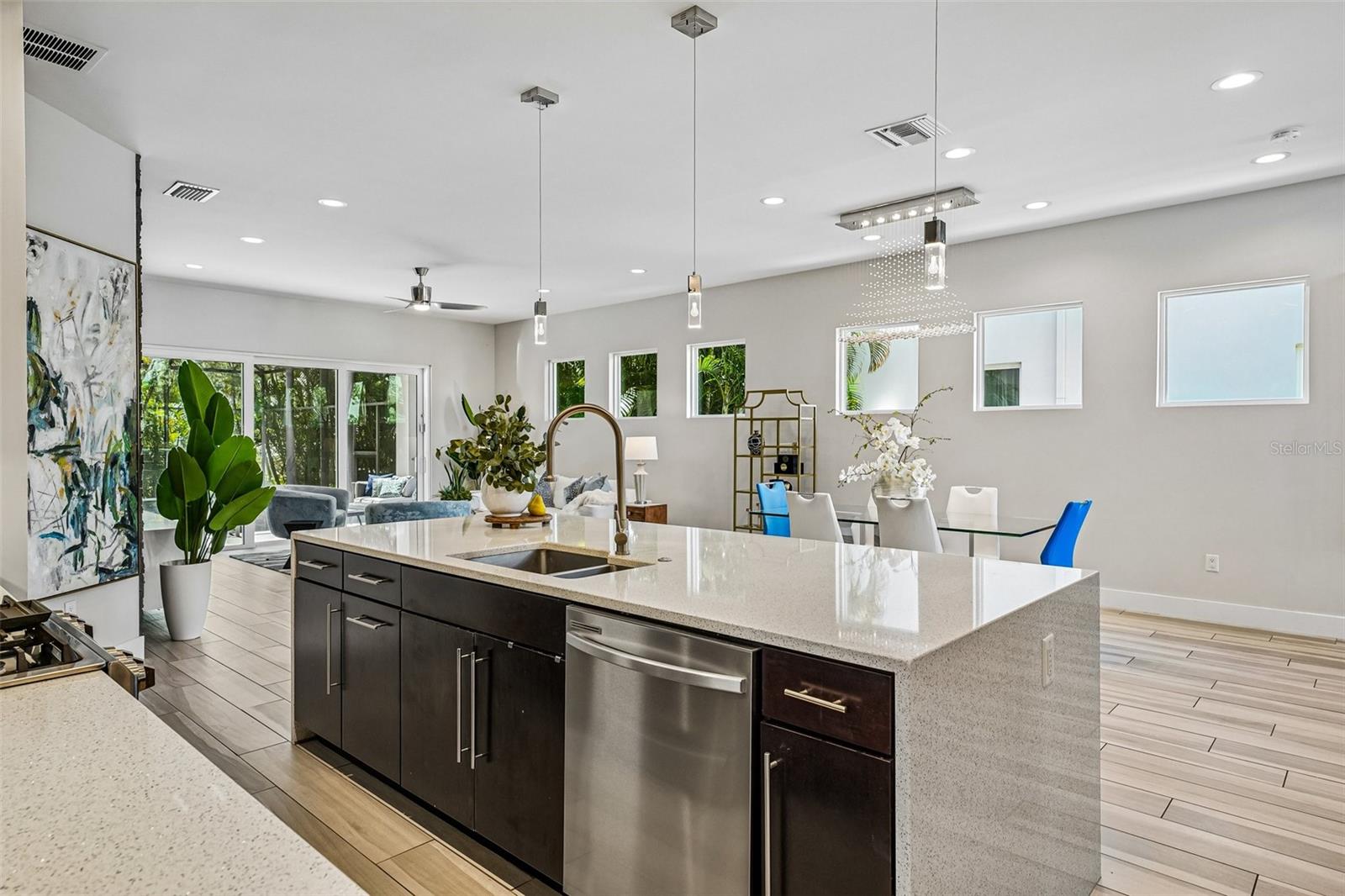 2706 W TRILBY AVE — photo 15