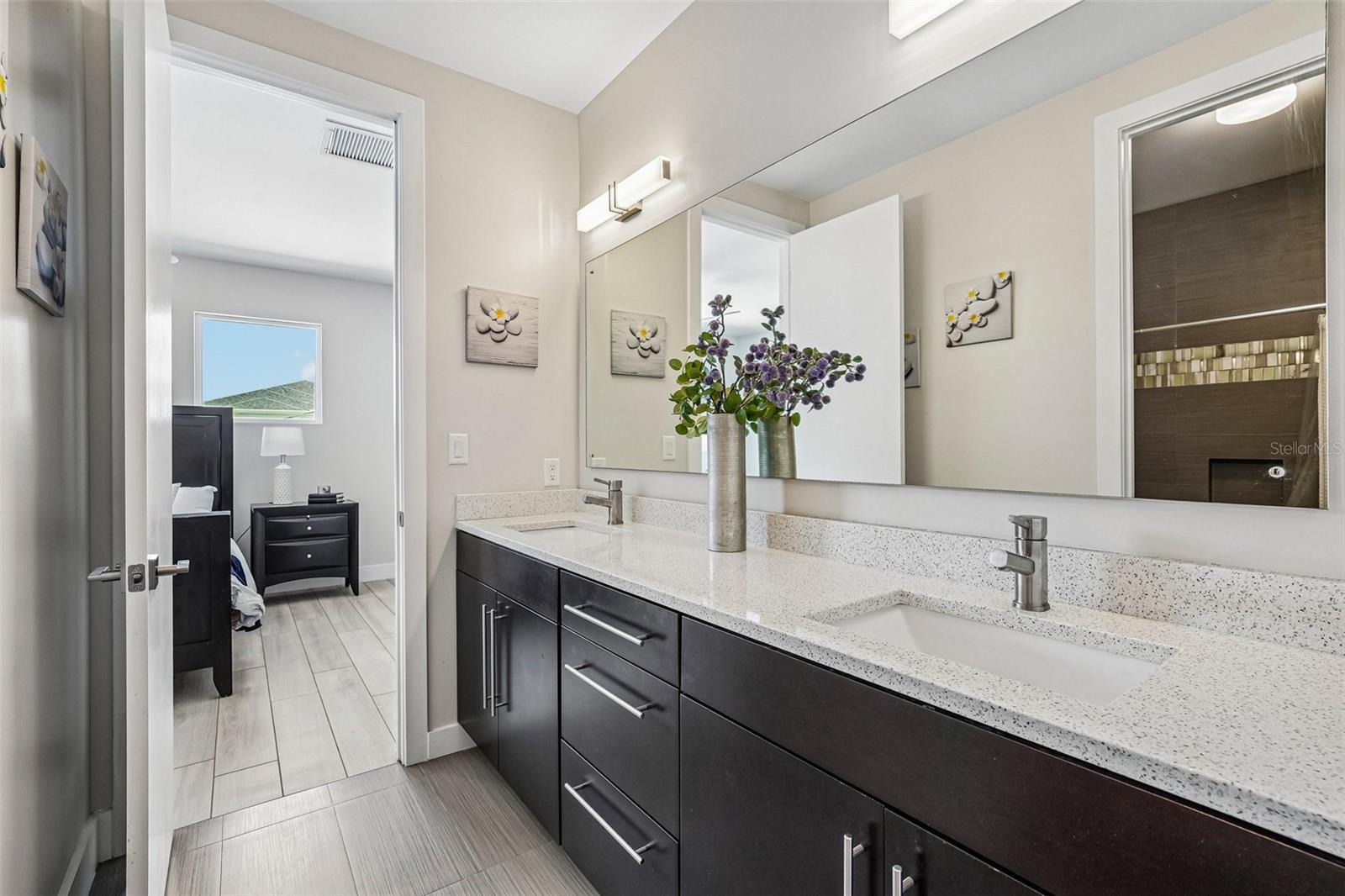 2706 W TRILBY AVE — photo 38
